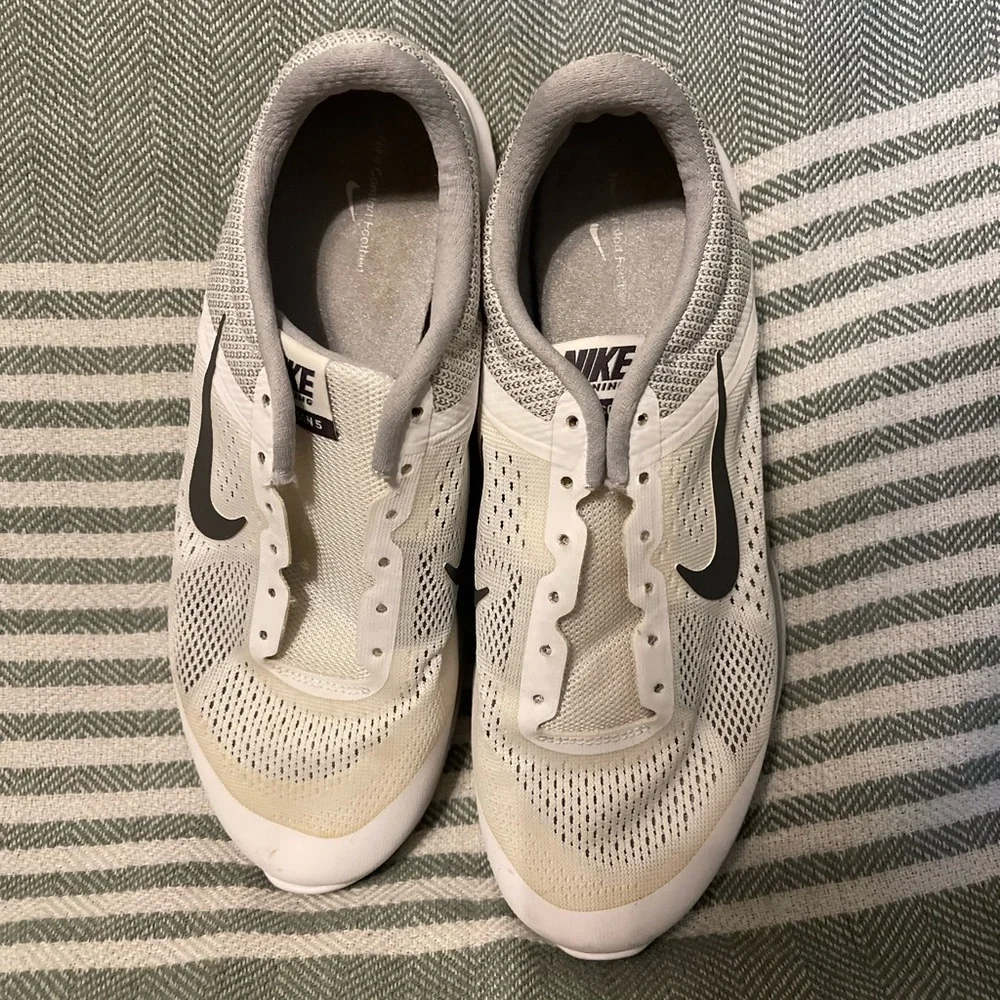 Nike In Season TR 5 White Shoes Size‎ 7.5